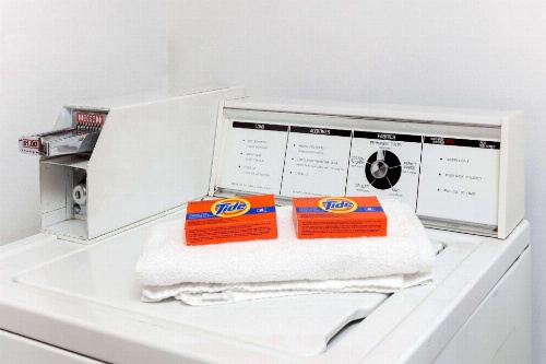 Days Inn by Wyndham Alhambra CA image 11